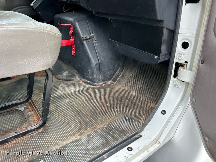 image for item NJ9609 1998 International 4700 dump truck