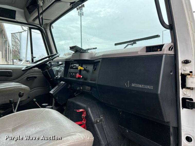 image for item NJ9609 1998 International 4700 dump truck