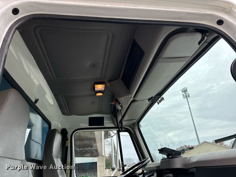 image for item NJ9609 1998 International 4700 dump truck