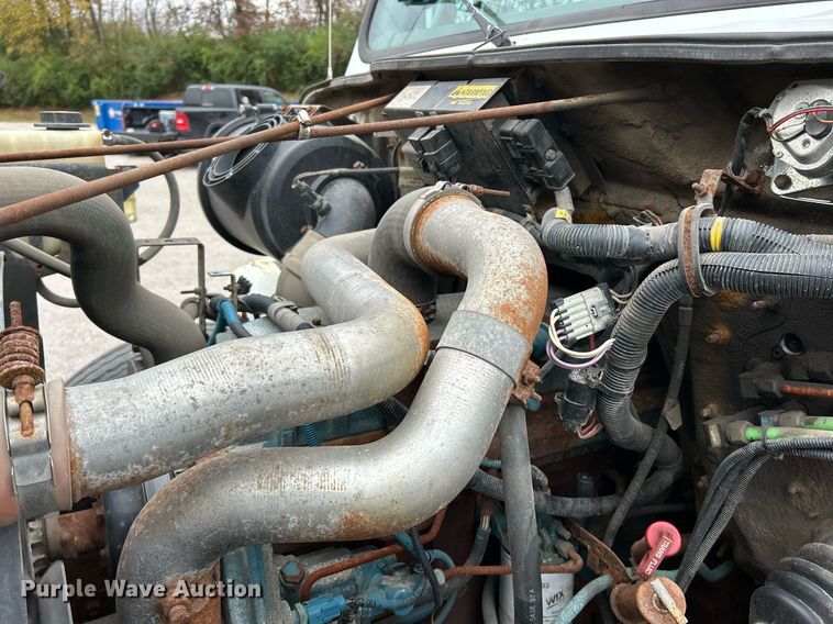 image for item NJ9609 1998 International 4700 dump truck