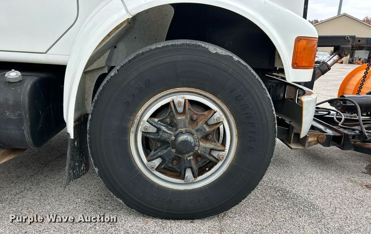 image for item NJ9609 1998 International 4700 dump truck