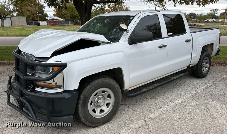 image for item NQ9103 2018 Chevrolet Silverado 1500 Crew Cab pickup truck