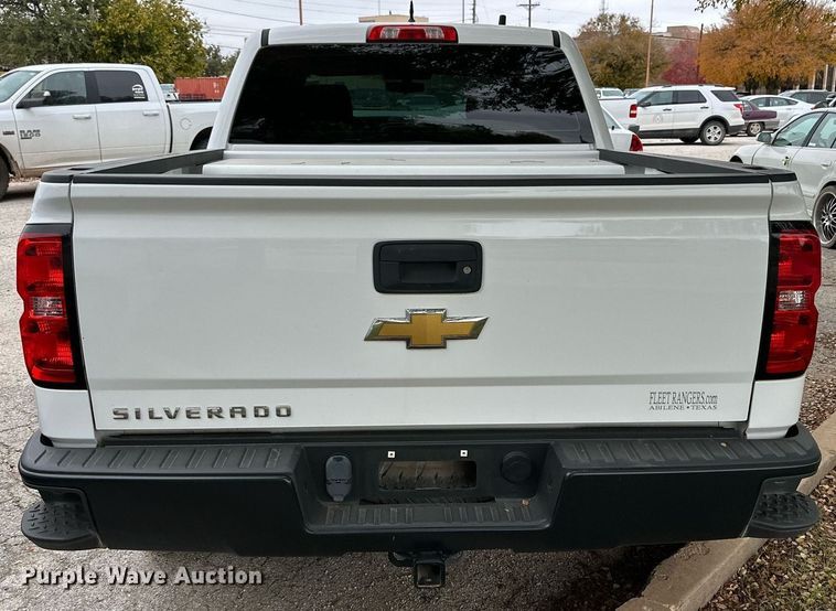 image for item NQ9103 2018 Chevrolet Silverado 1500 Crew Cab pickup truck