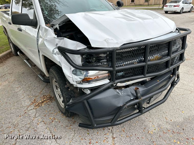 image for item NQ9103 2018 Chevrolet Silverado 1500 Crew Cab pickup truck