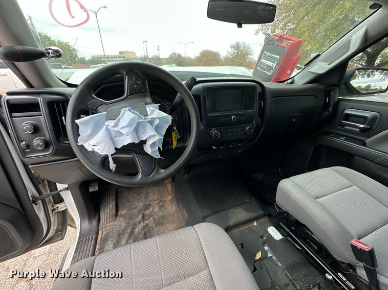 image for item NQ9103 2018 Chevrolet Silverado 1500 Crew Cab pickup truck