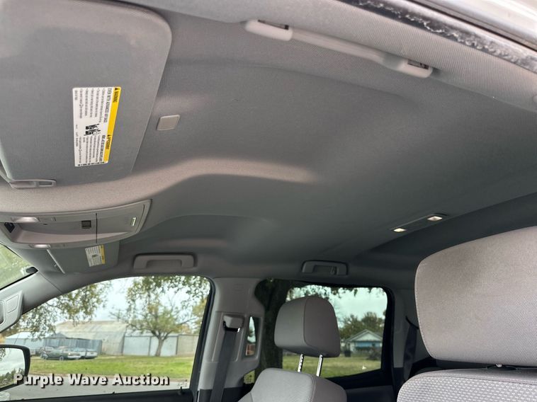 image for item NQ9103 2018 Chevrolet Silverado 1500 Crew Cab pickup truck