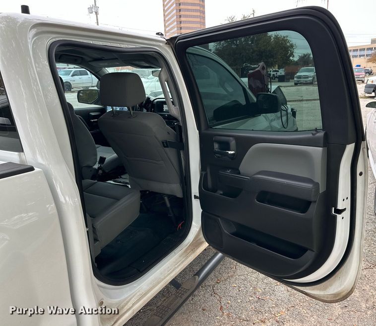 image for item NQ9103 2018 Chevrolet Silverado 1500 Crew Cab pickup truck