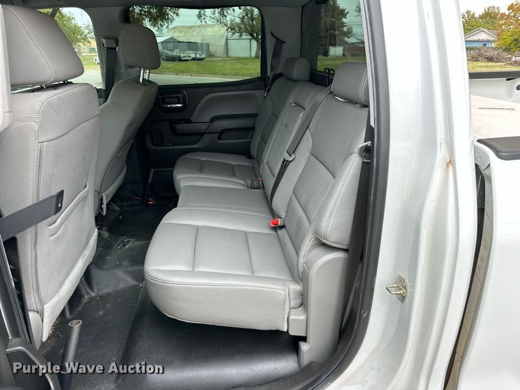 image for item NQ9103 2018 Chevrolet Silverado 1500 Crew Cab pickup truck