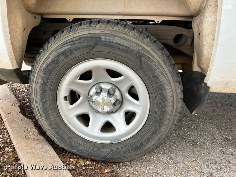 image for item NQ9103 2018 Chevrolet Silverado 1500 Crew Cab pickup truck