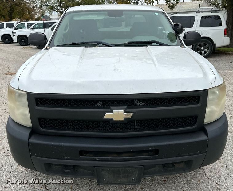 image for item NQ9106 2011 Chevrolet Silverado 1500 Crew Cab pickup truck