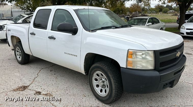 image for item NQ9106 2011 Chevrolet Silverado 1500 Crew Cab pickup truck