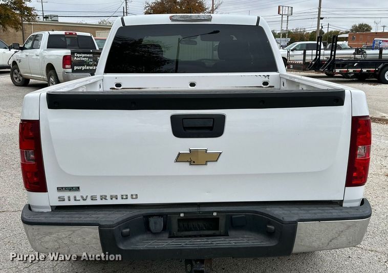 image for item NQ9106 2011 Chevrolet Silverado 1500 Crew Cab pickup truck