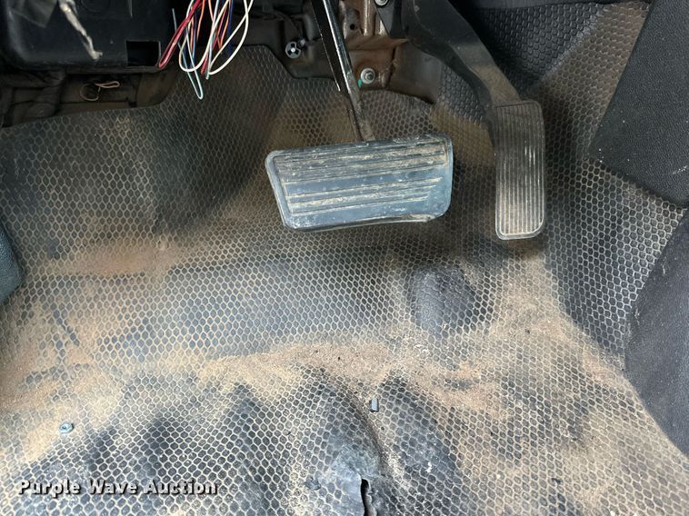 image for item NQ9106 2011 Chevrolet Silverado 1500 Crew Cab pickup truck