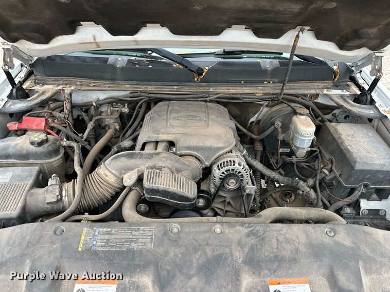 image for item NQ9106 2011 Chevrolet Silverado 1500 Crew Cab pickup truck