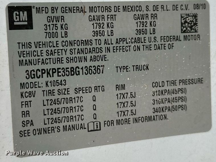 image for item NQ9106 2011 Chevrolet Silverado 1500 Crew Cab pickup truck