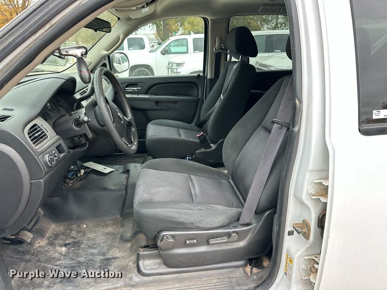 image for item NQ9111 2011 Chevrolet Tahoe Police  SUV