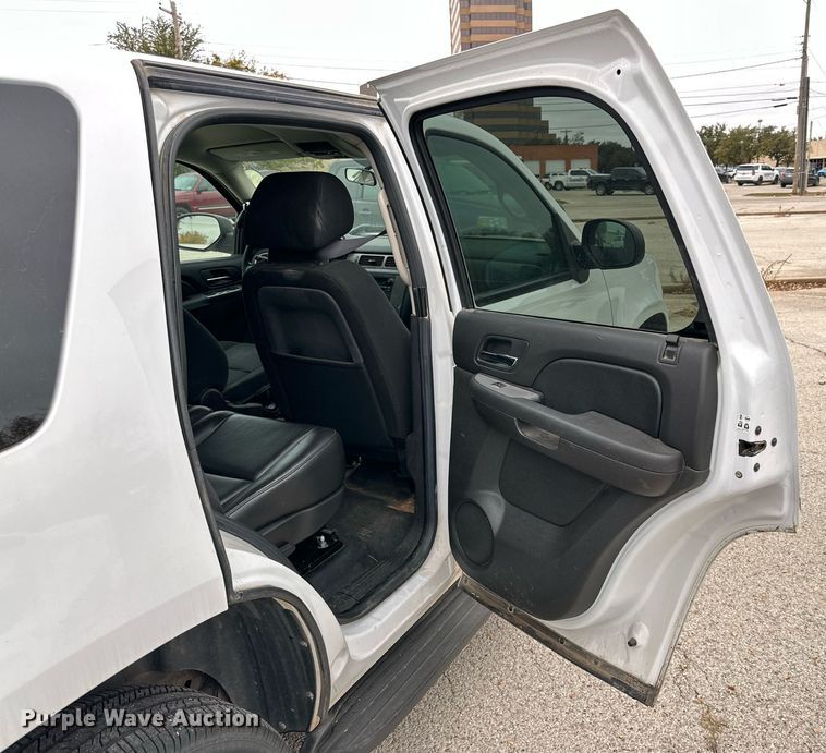 image for item NQ9111 2011 Chevrolet Tahoe Police  SUV