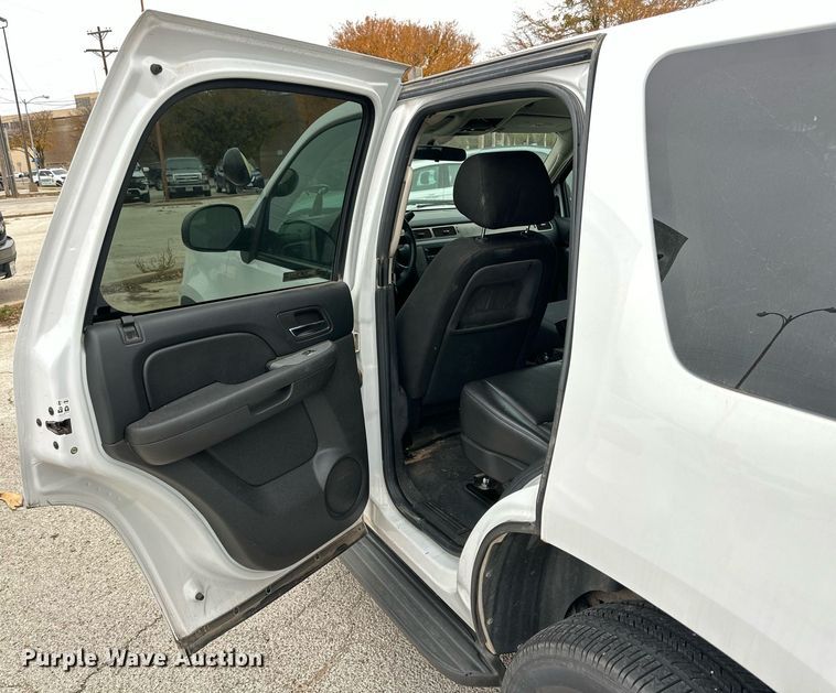 image for item NQ9111 2011 Chevrolet Tahoe Police  SUV