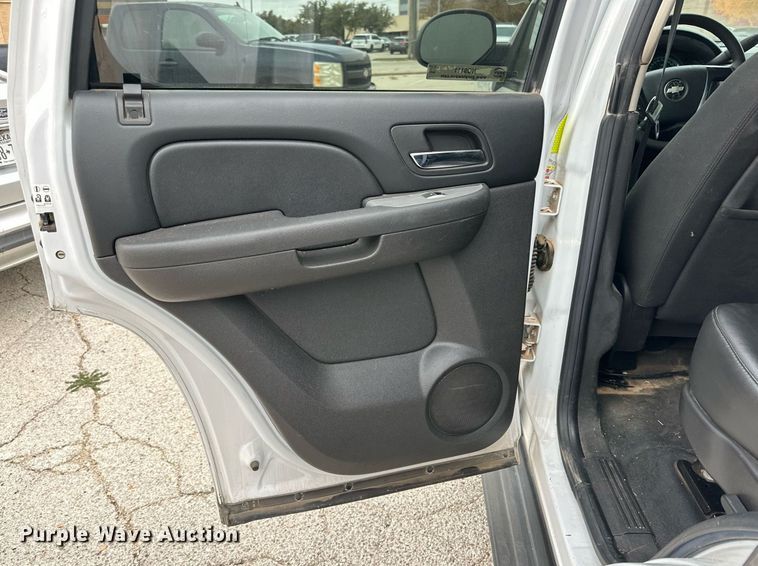 image for item NQ9111 2011 Chevrolet Tahoe Police  SUV