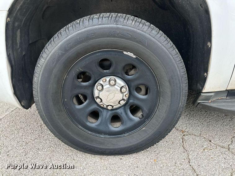 image for item NQ9111 2011 Chevrolet Tahoe Police  SUV