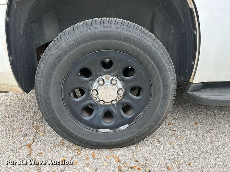 image for item NQ9111 2011 Chevrolet Tahoe Police  SUV