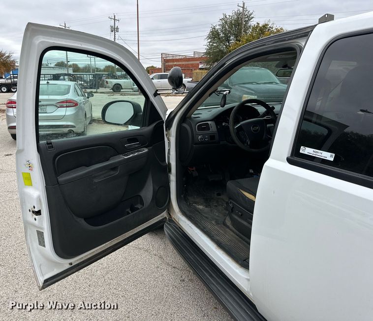 image for item NQ9114 2013 Chevrolet Tahoe Police  SUV