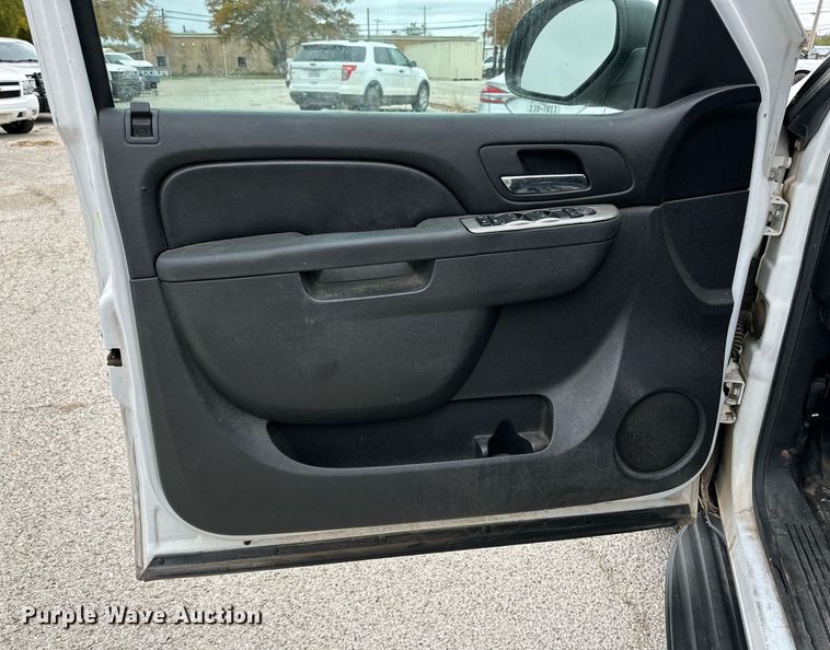 image for item NQ9114 2013 Chevrolet Tahoe Police  SUV