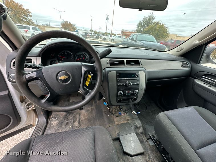 image for item NQ9114 2013 Chevrolet Tahoe Police  SUV