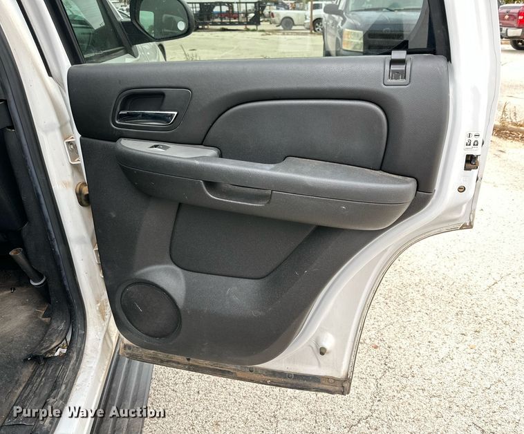 image for item NQ9114 2013 Chevrolet Tahoe Police  SUV