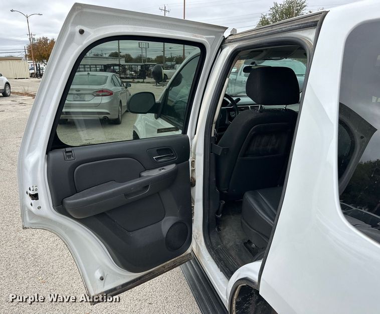 image for item NQ9114 2013 Chevrolet Tahoe Police  SUV