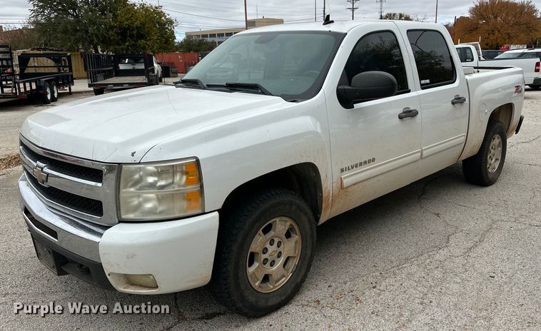 image for item NQ9115 2011 Chevrolet Silverado 1500 Crew Cab pickup truck