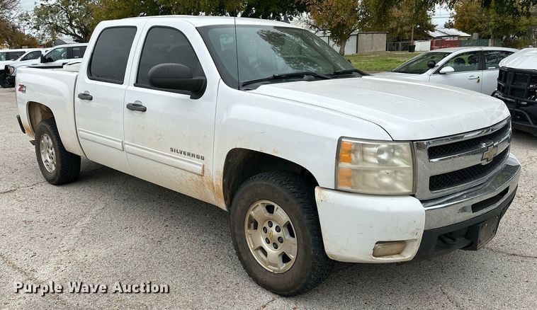 image for item NQ9115 2011 Chevrolet Silverado 1500 Crew Cab pickup truck