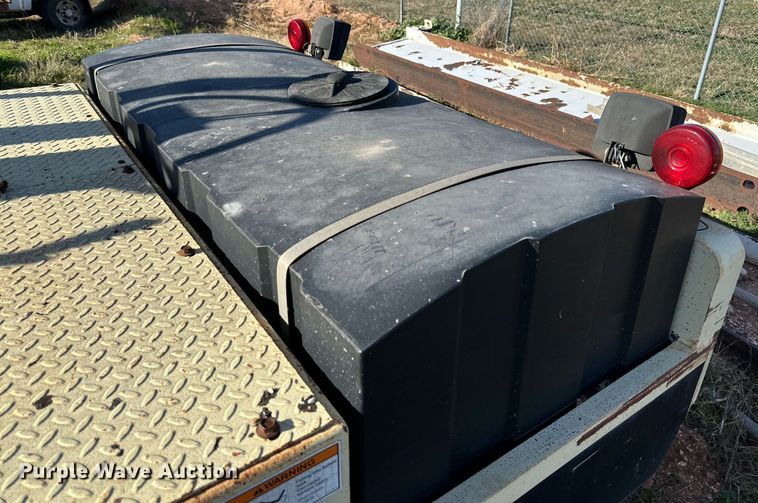 image for item NQ9122 1999 Ingersoll Rand PT-125R pneumatic roller