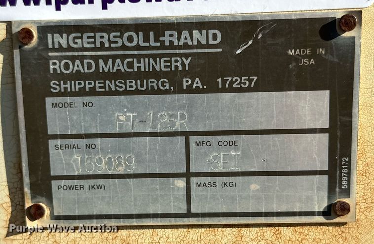 image for item NQ9122 1999 Ingersoll Rand PT-125R pneumatic roller