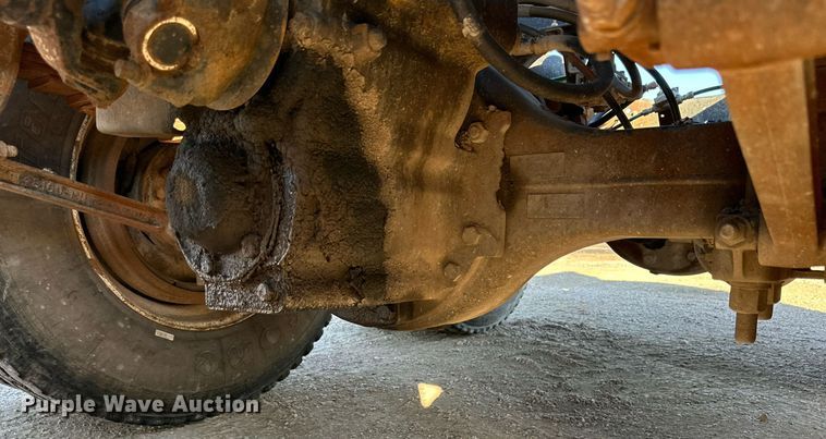 image for item NQ9124 1994 Ford L9000 semi truck