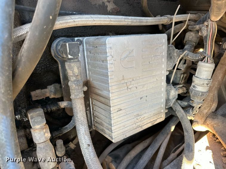 image for item NQ9124 1994 Ford L9000 semi truck