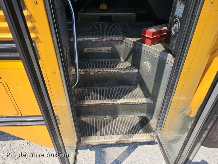 image for item NX9095 2000 Freightliner  school bus
