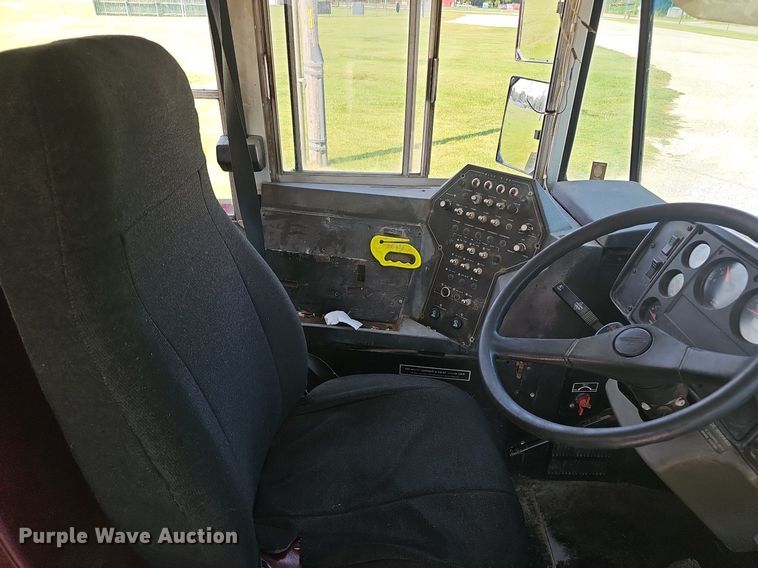 image for item NX9095 2000 Freightliner  school bus