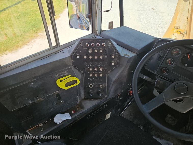 image for item NX9095 2000 Freightliner  school bus