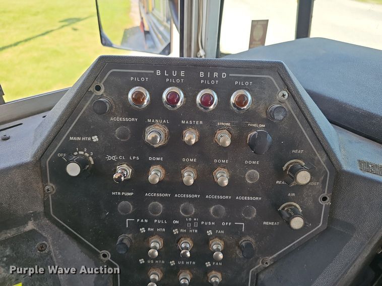 image for item NX9095 2000 Freightliner  school bus