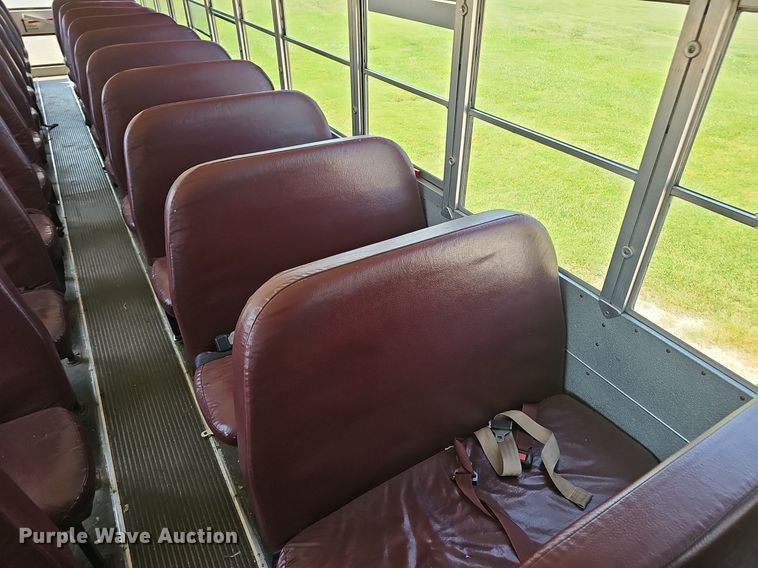 image for item NX9095 2000 Freightliner  school bus