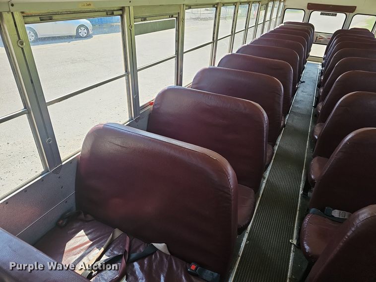 image for item NX9095 2000 Freightliner  school bus