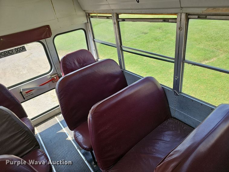 image for item NX9095 2000 Freightliner  school bus