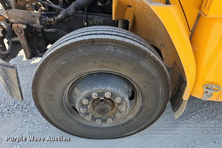 image for item NX9095 2000 Freightliner  school bus