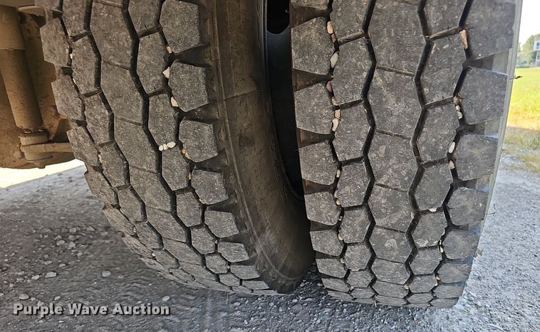 image for item NX9095 2000 Freightliner  school bus