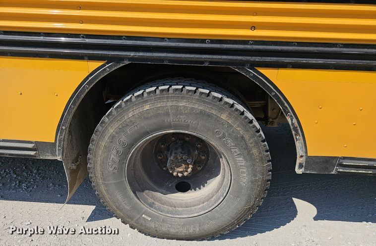 image for item NX9095 2000 Freightliner  school bus