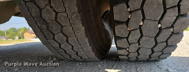 image for item NX9095 2000 Freightliner  school bus