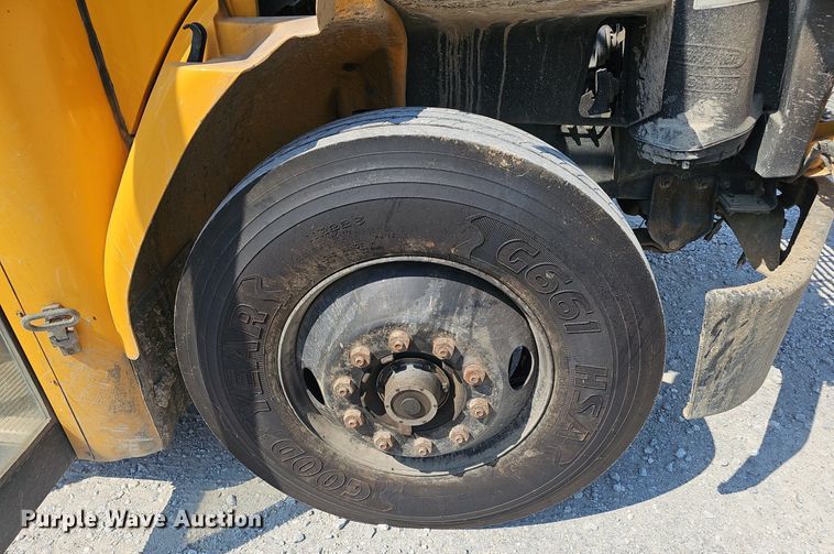 image for item NX9095 2000 Freightliner  school bus