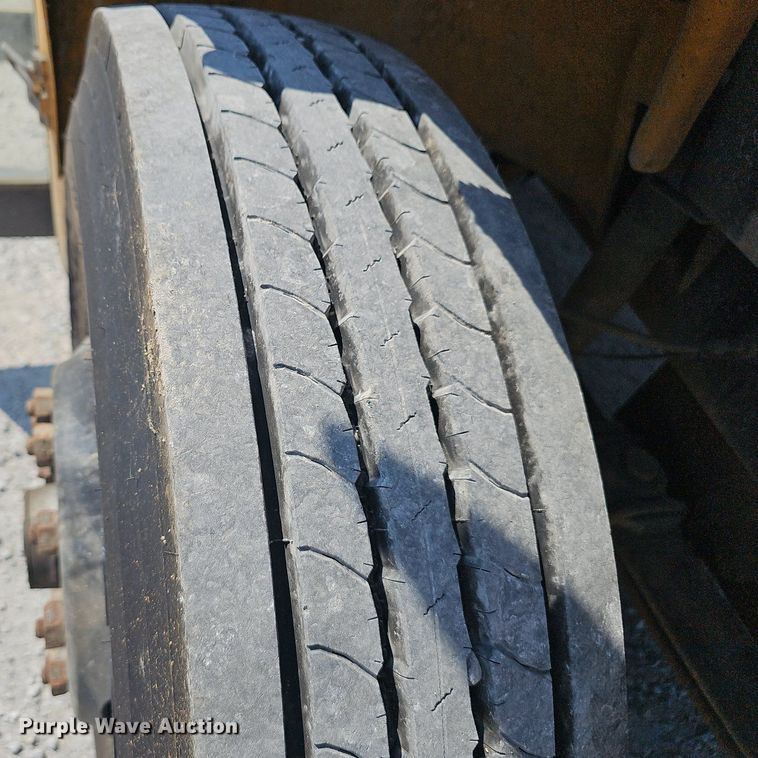 image for item NX9095 2000 Freightliner  school bus