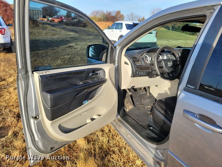 image for item OH9376 2013 Dodge Grand Caravan van